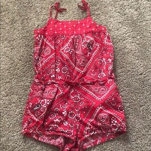 🍉 summertime adorable size 5T romper!